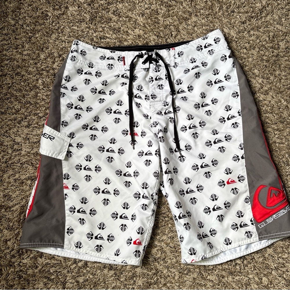 Quiksilver Men’s White & Gray Boardshorts with Red Accents